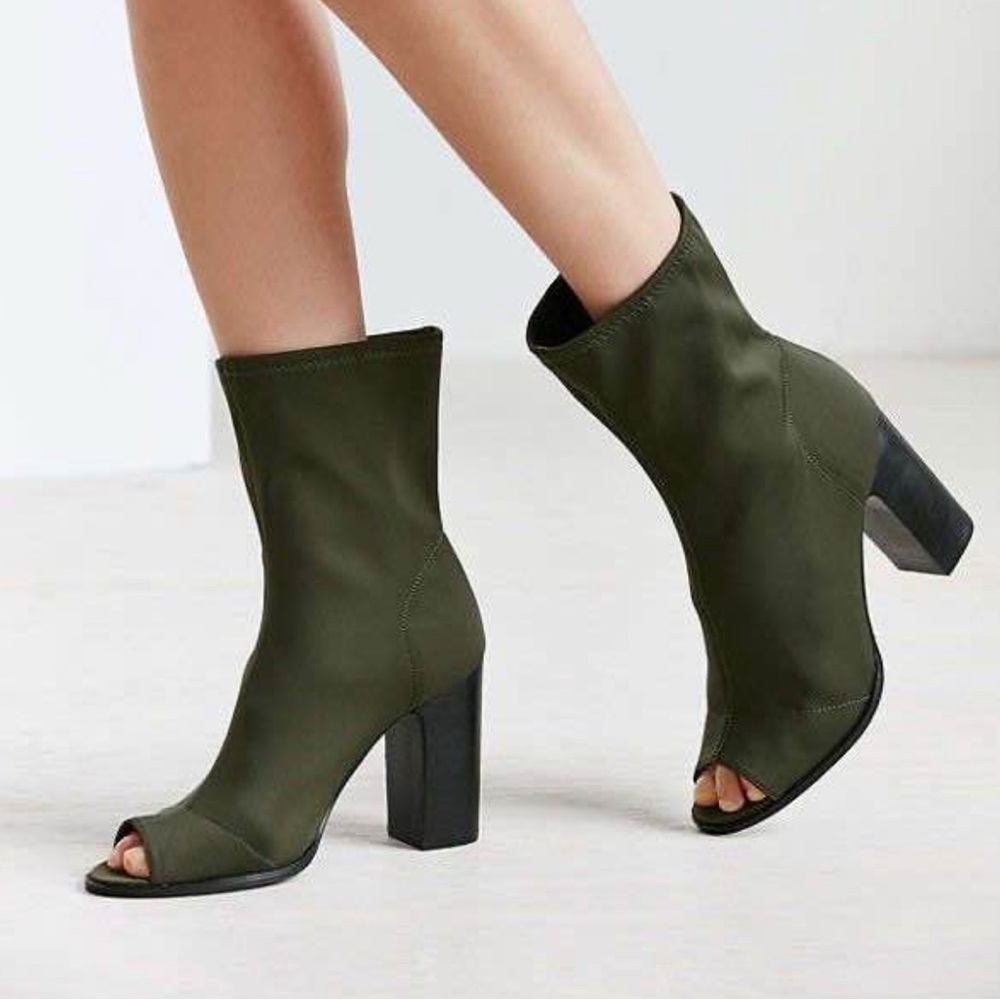 Urban outfitters open toe glove boot (Size 10 US)